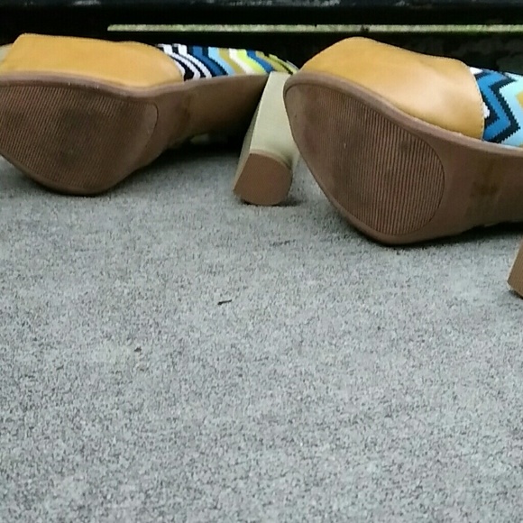 Multicolored Peep Toe Heel - Picture 2 of 9